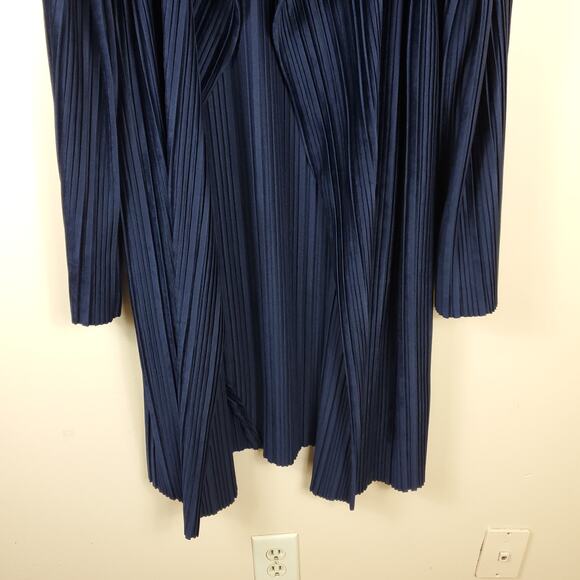 J.O.A Navy Pleated Velvet OPen Front Long Line Cardigan Size L - Picture 3 of 10